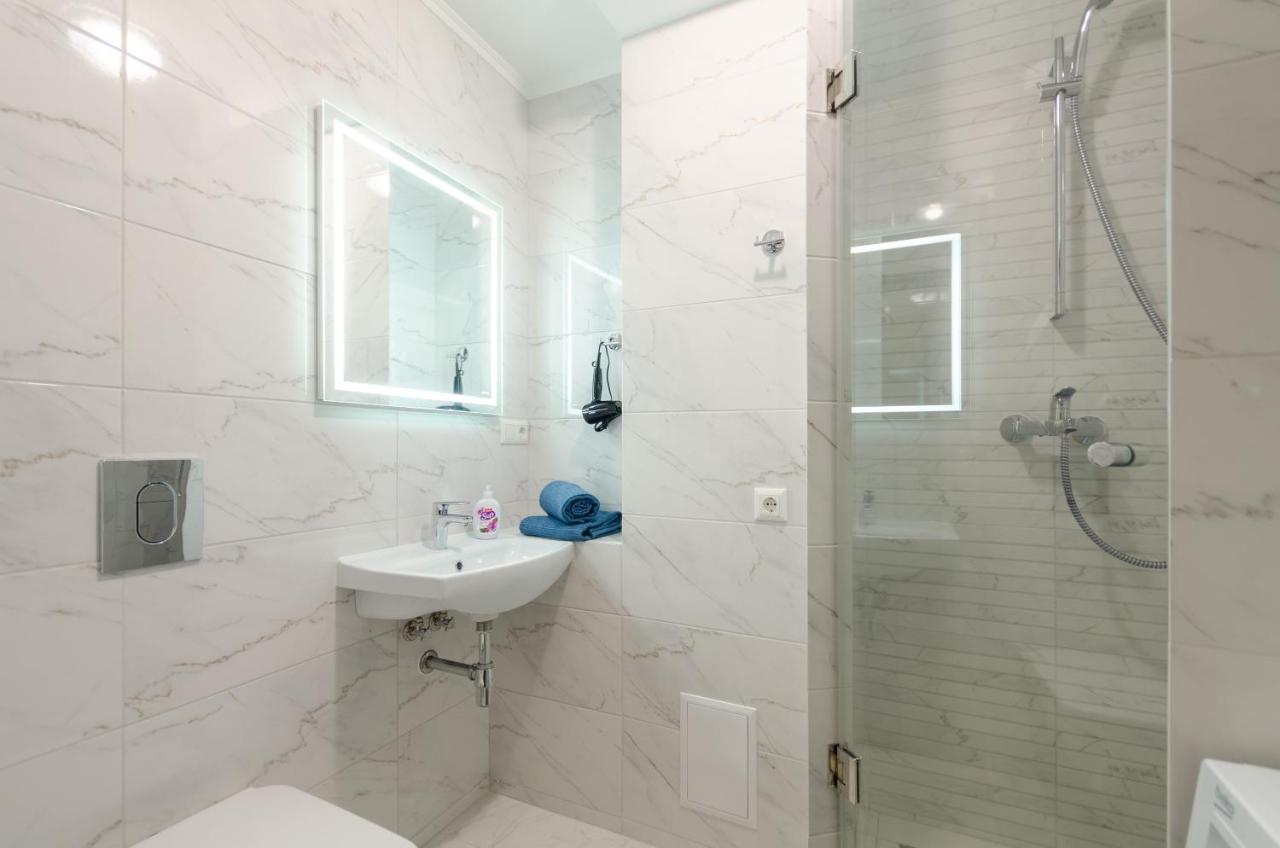 Artal Apartment On Obolonskyi Avenue 16 Kiev Eksteriør billede