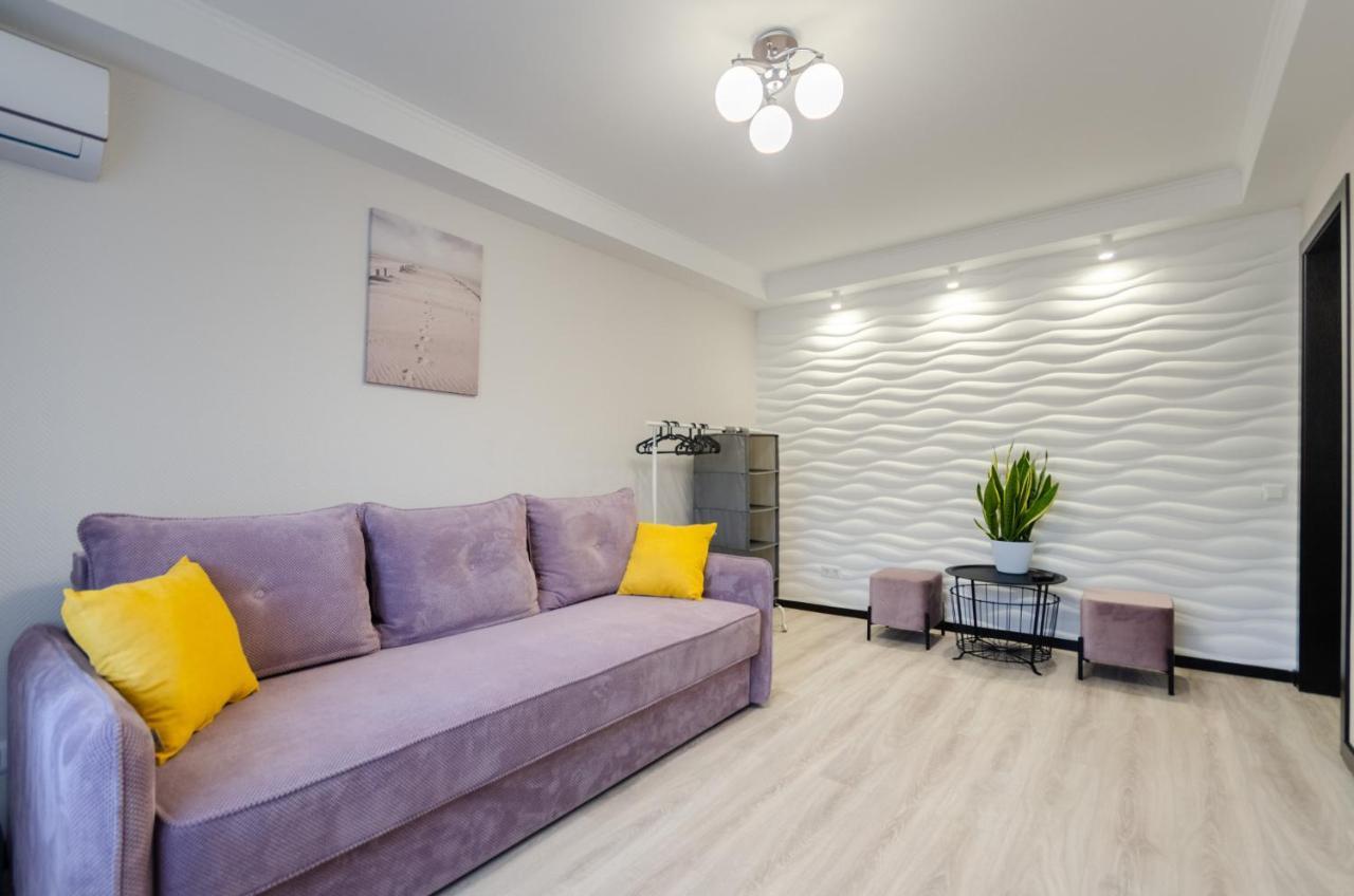 Artal Apartment On Obolonskyi Avenue 16 Kiev Eksteriør billede